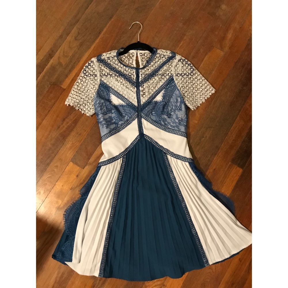 LAST CHANCE Self-Portrait Lace Paneled Minidress